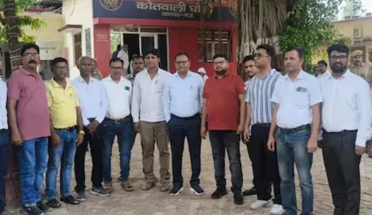 Mau Man Beaten Doctor to join Cockroach Janta Party