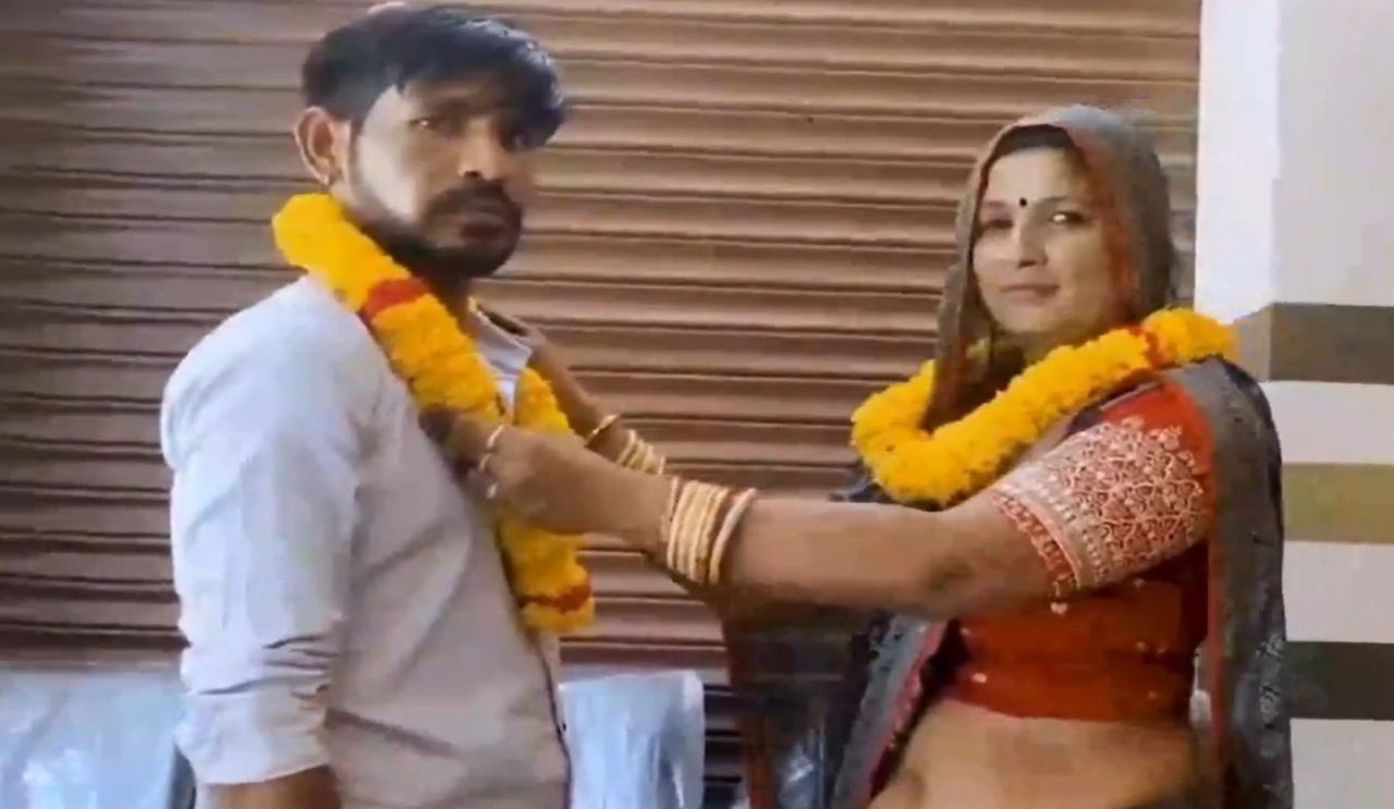 Saas Marries Damad Court Marriage