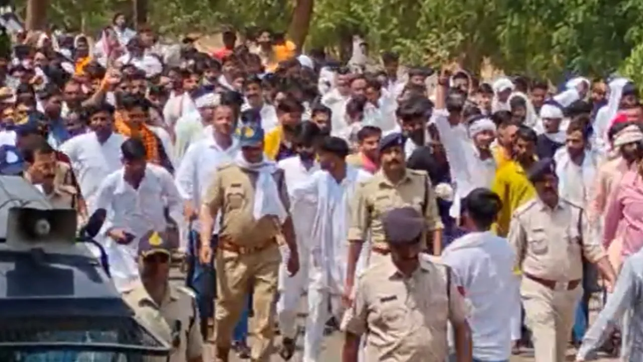 Major protest by the Gurjar community against the theft of buffaloes.