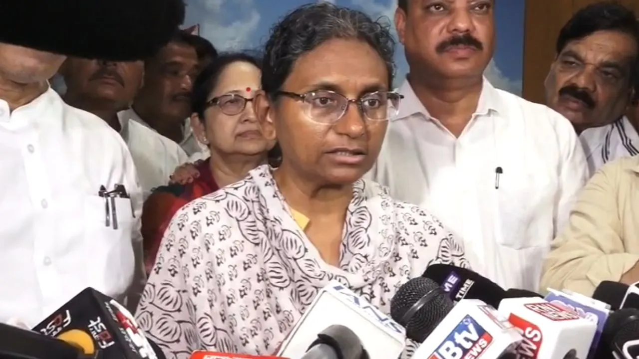 मीनाक्षी नटराजन