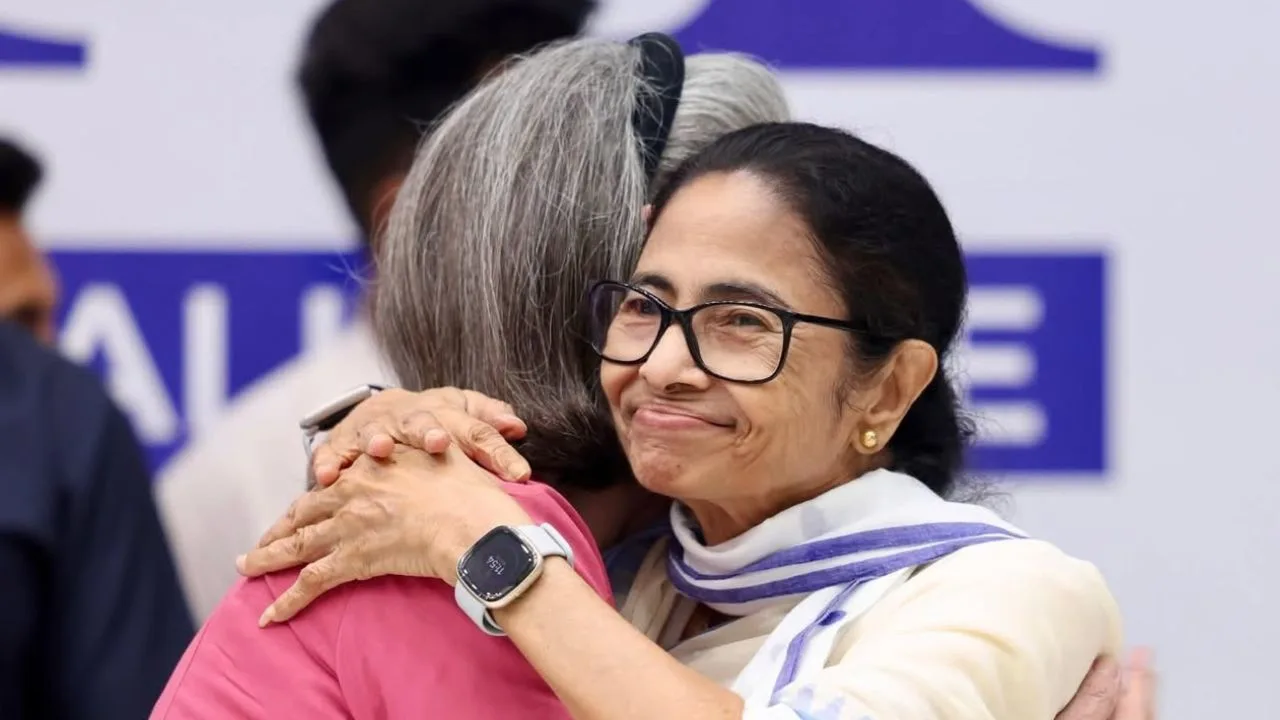 सोनिया गांधी और ममता बनर्जी